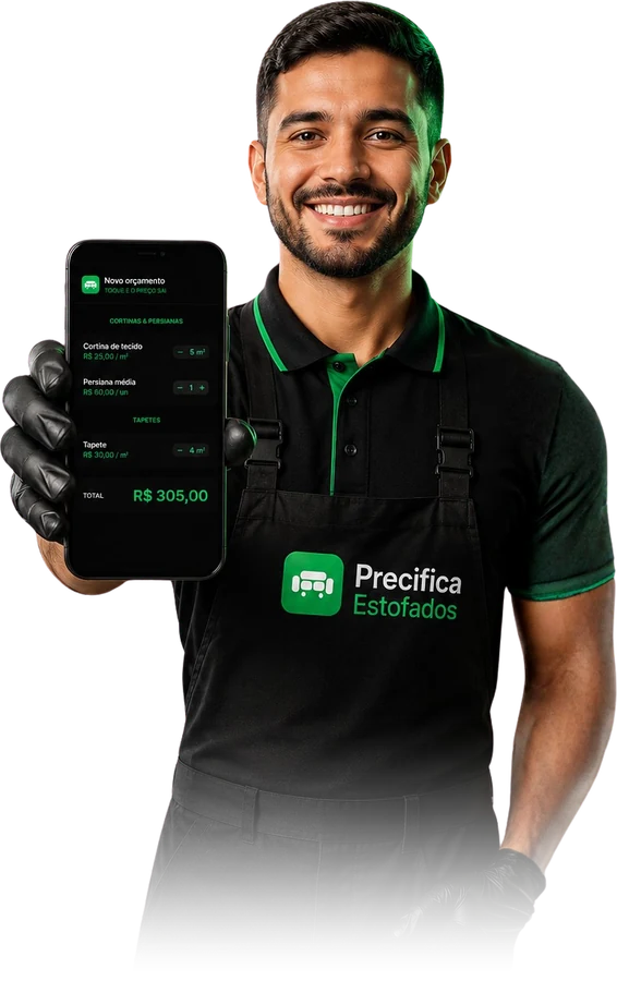 Higienizador usando o app Precifica Estofados no celular
